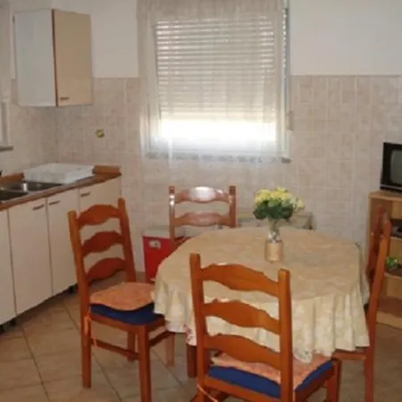 Apartment House 633-3 633-4