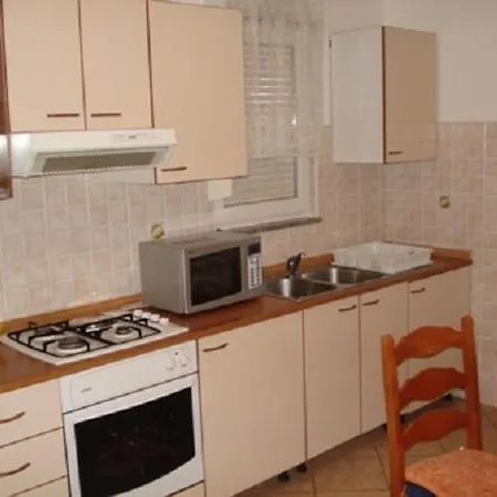 House 633-3 633-4 Apartment *