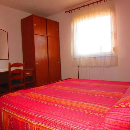 House 633-3 633-4 * Pula