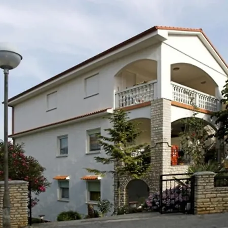 House 633-3 633-4 Apartment *