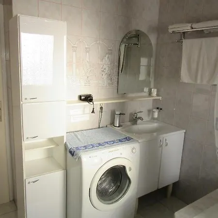 House 633-3 633-4 *