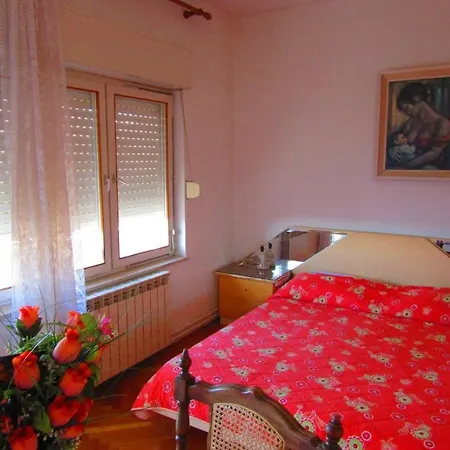 House 633-3 633-4 Pula