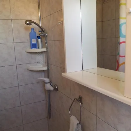 House 633-3 633-4 Apartment *