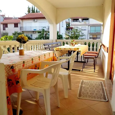 House 633-3 633-4 *