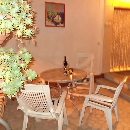 House 633-3 633-4 *